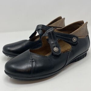 Softwaves Leather Criss Cross Straps Mary Jane Shoes